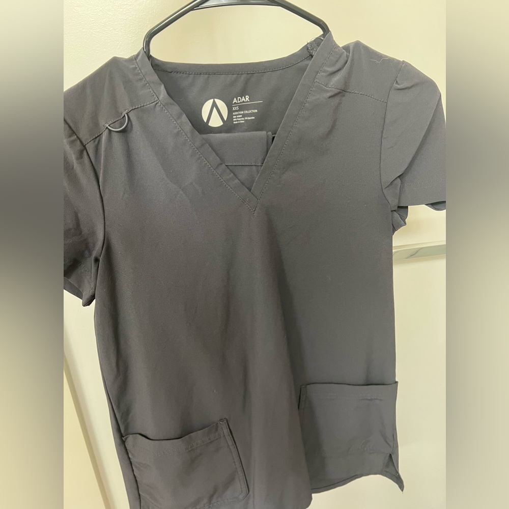 Adar scrubs size XXS